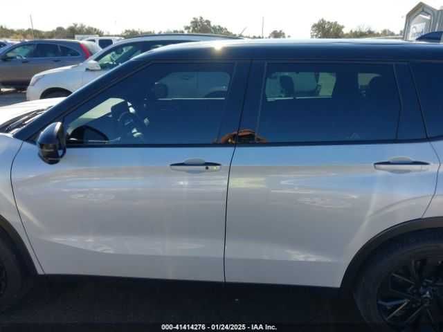 Mitsubishi Outlander SEL 2023_