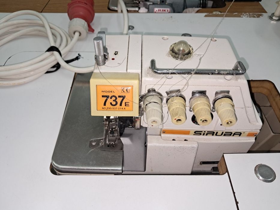 Sprzedam  pakiet ,podklejarkę ,nóż, overlock,renderkę, dwuigłówkę,stęb