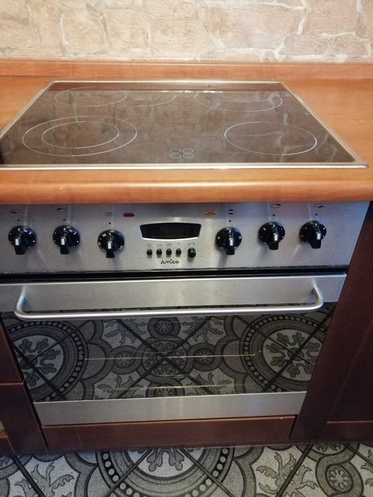 Piekarnik pod zabudowę plus płyta indukcyjna i okap firmy amica