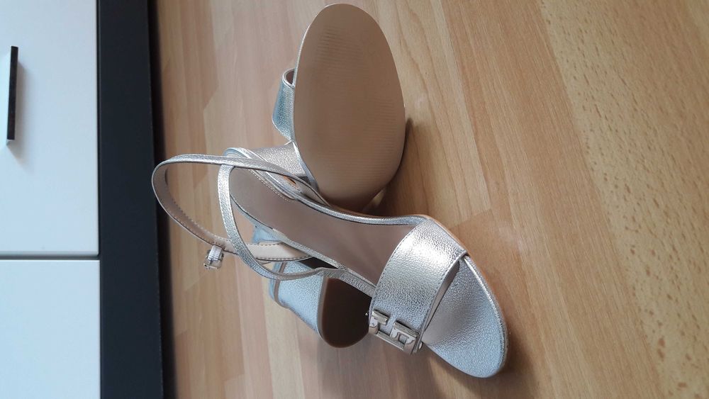 Buty Guess nowe rozmiar 38