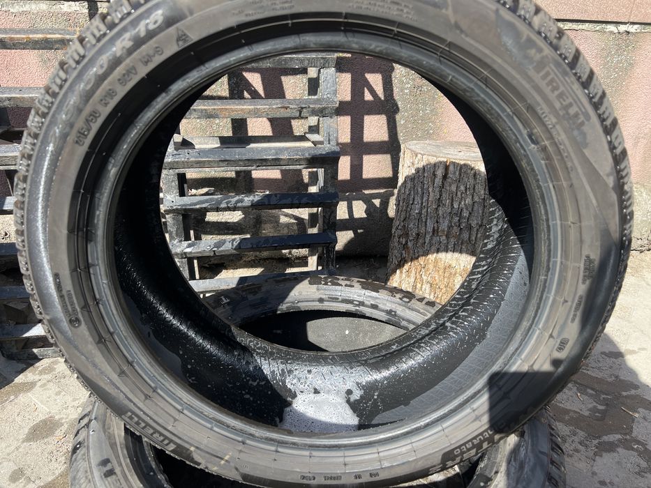 Opony 215/50R18.