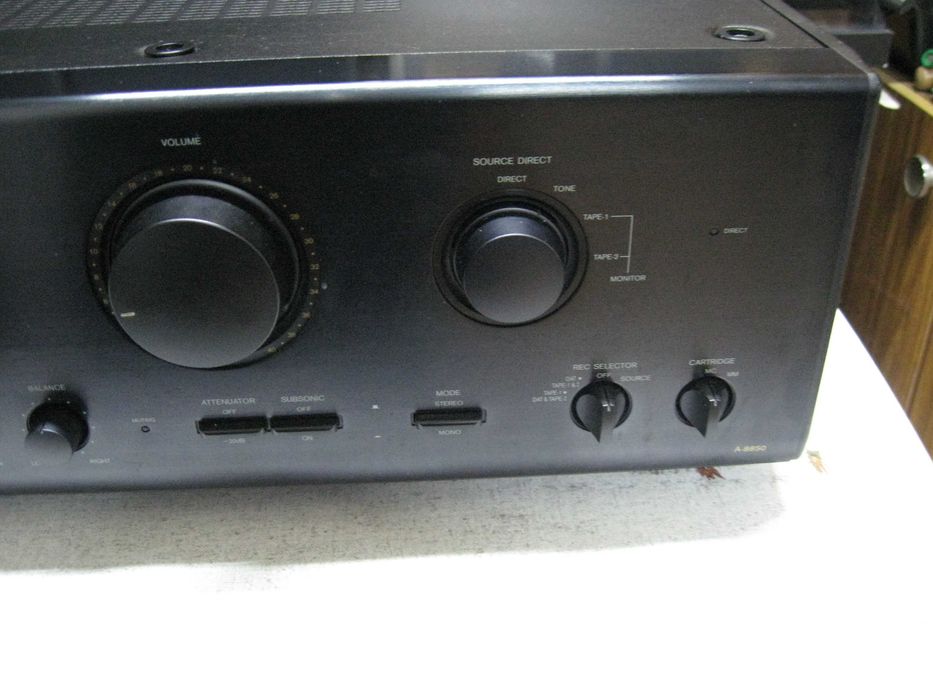 Wzmacniacz ONKYO integra A-8850.