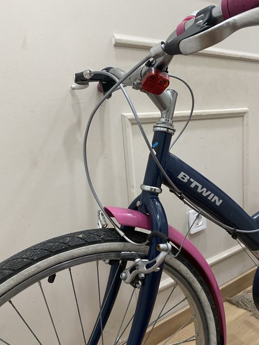 Bicicleta B’TWIN Feminina – Confortável e em Bom Estado