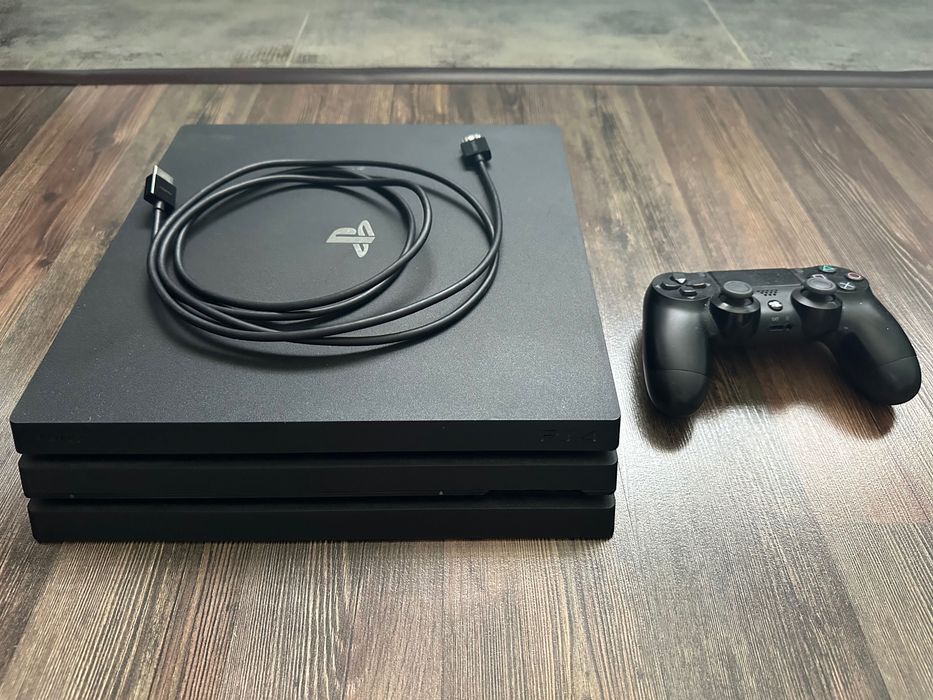 Playstation 4 pro z napędem 1TB
