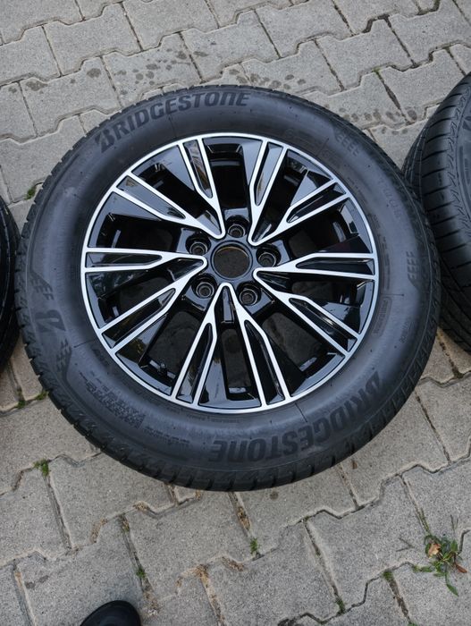 Oryginalne felgi VW Multivan T7 DUNDROD 17" + BRIDGESTONE Turanza T005