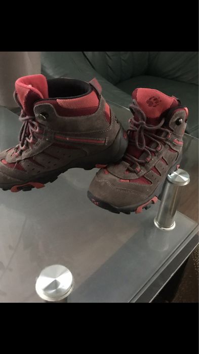 Кросівки- черевики, демисезонні ,  підросткові- розмір 35.