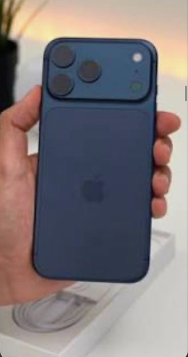 Iphone 17 PRO MAX 256GB azul em  Mto bom estado
