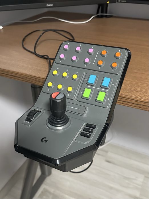 Panel Logitech Saitek, do symulatorów | Stan BDB