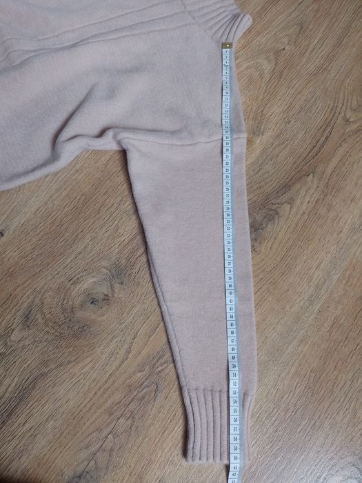 Beżowy sweter półgolf S/M prosty krój