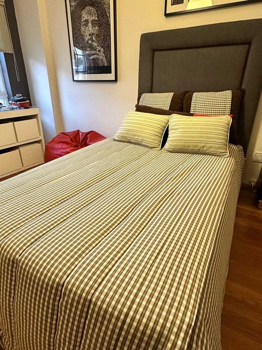Cama completa (cabeceira + sommier + colchão)
