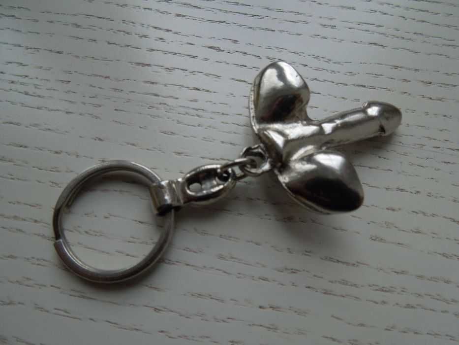 Брелок металевий