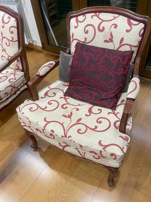 2 cadeirões sala. Muito confortáveis e elegantes. 450 euros o conjunto
