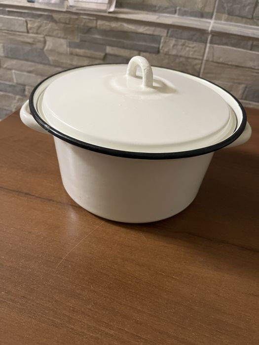 Кастрюля эмалированная  2,2 литра