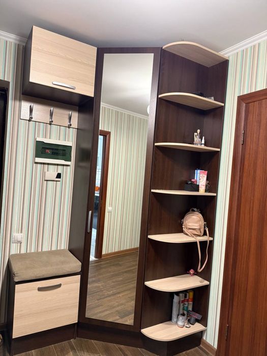 Продам меблі у передпокій