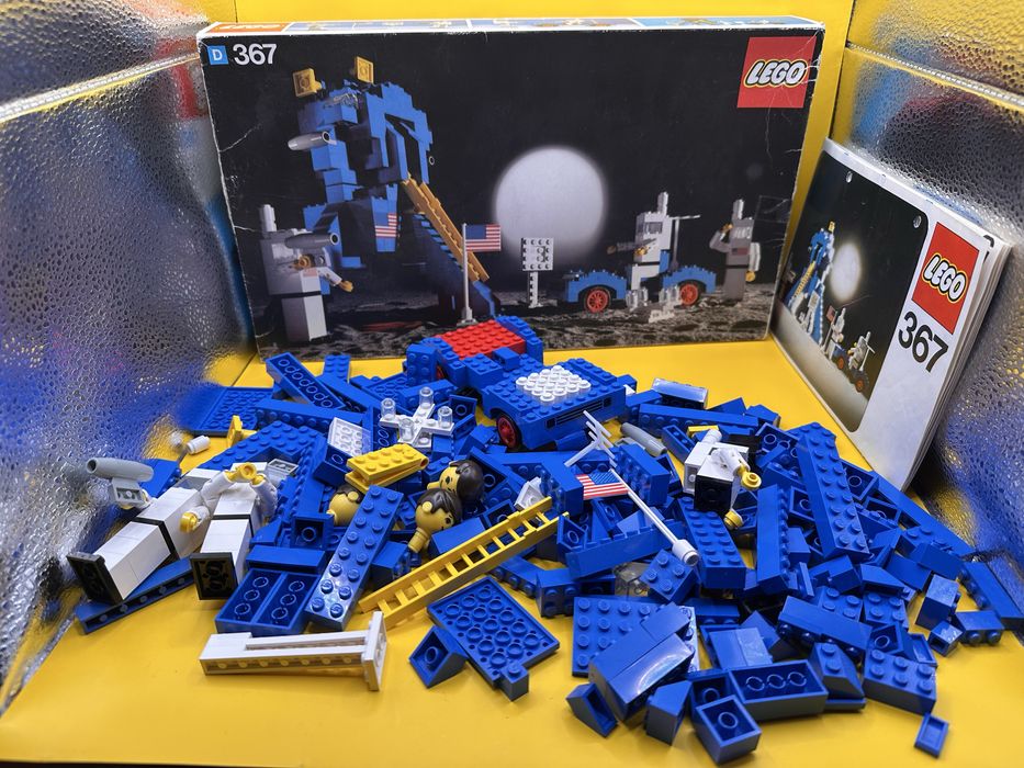 LEGO 367 Space Module with Astronauts