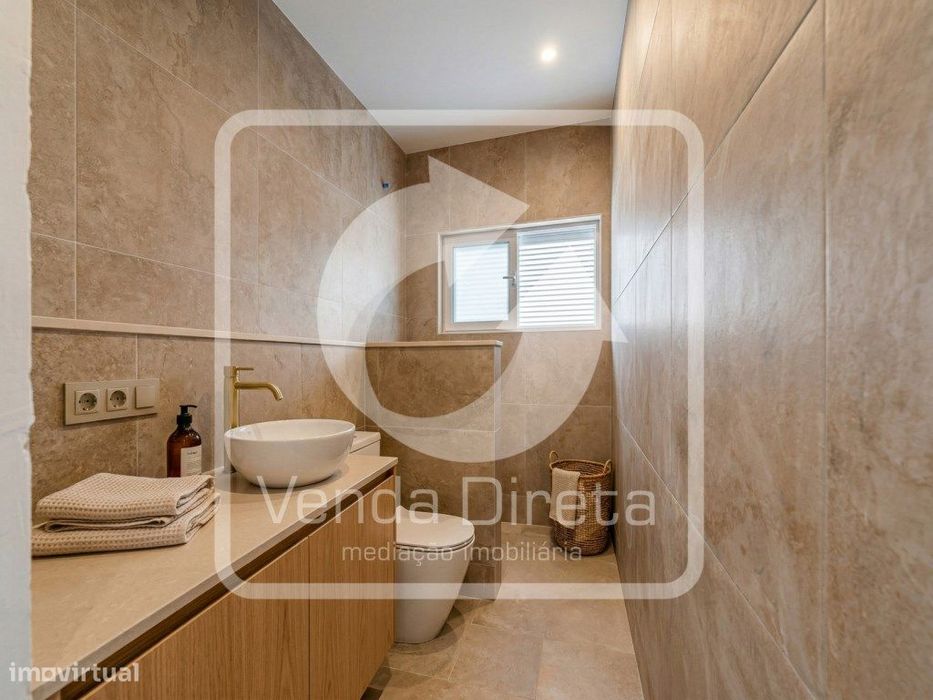 T2 Totalmente Remodelado com 3 Varandas | A 5 min do Cais Fluvial d...