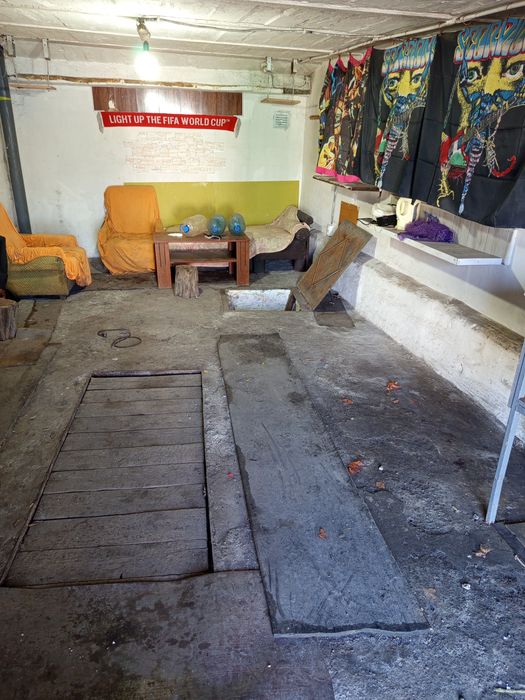 Продам гараж, район 4 школы.Реальному покупателю торг