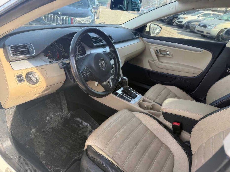 Volkswagen CC Sport      2013