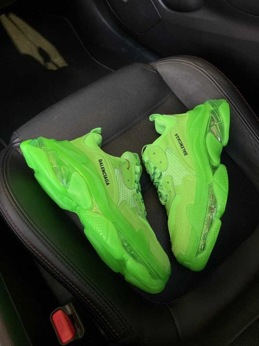 Balenciaga Triple S Clear Sole Beige