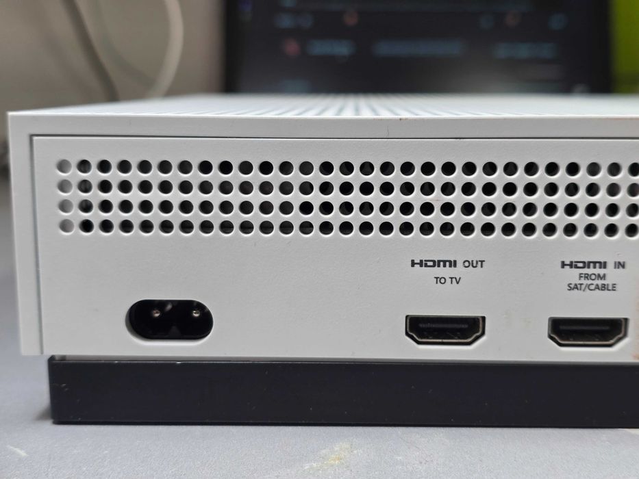 Xbox One S 500GB/ Grade C/ DYSK SSD