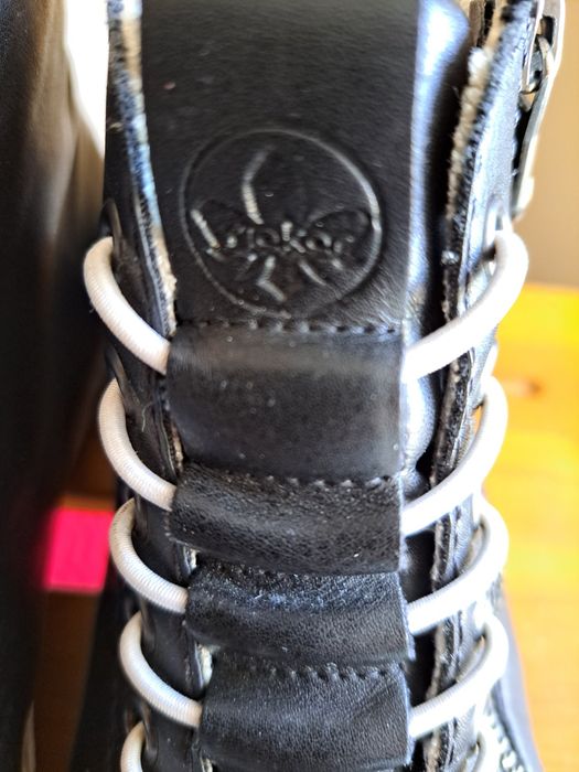 Botki damskie Rieker.  Czarne.  Rozmiar 38