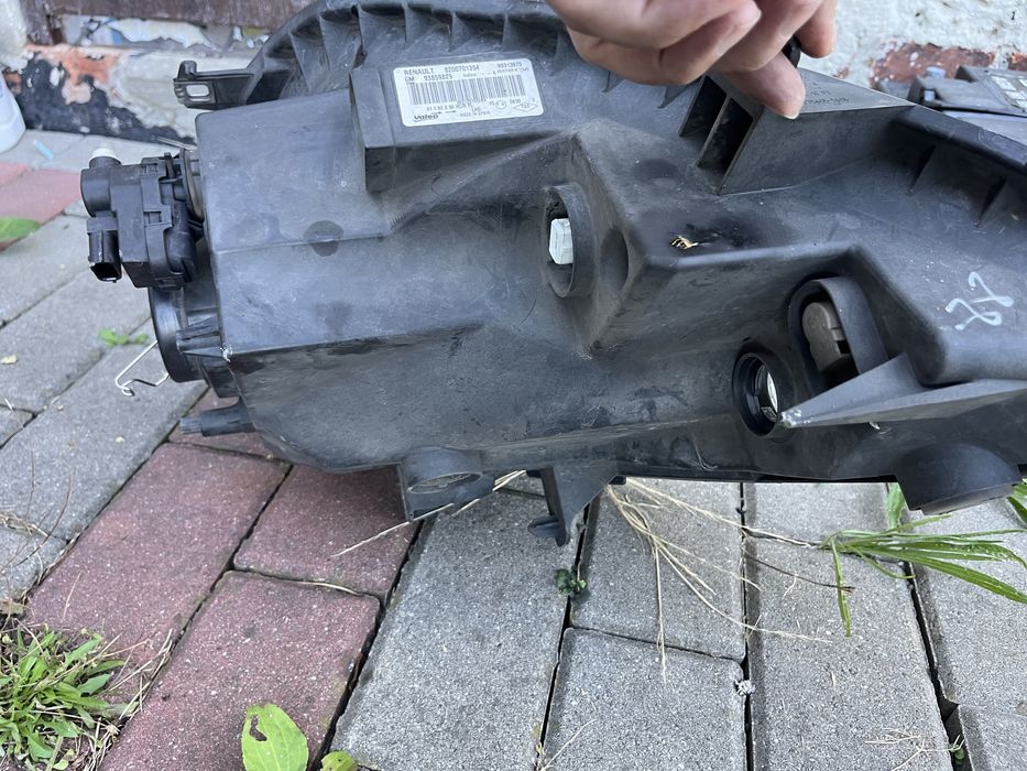 Lampy przod trafic vivaro b fl OE Renault