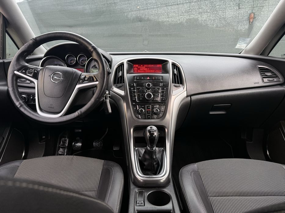 Opel Astra Caravan Cosmo 1.7 Cdti Gasóleo 2011 - 332.000km (Com Garantia)
