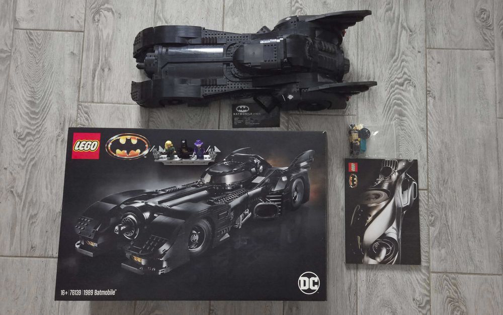 LEGO 76139 DC Comics 1989 Batmobile