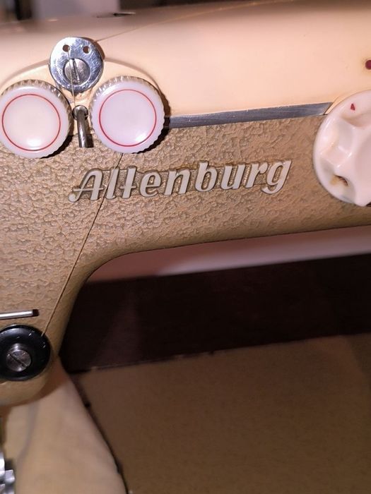 Швейна машинка Altenburg