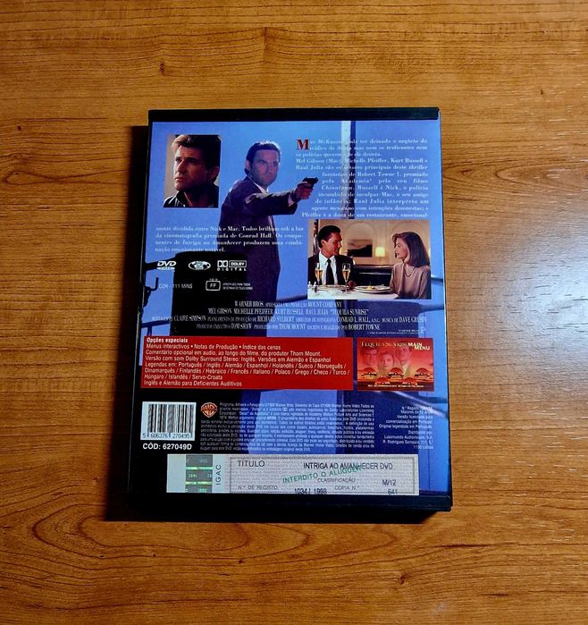 INTRIGUE AT DAWN (Mel Gibson/Michelle Pfeiffer/Kurt Russell)63824732094849121