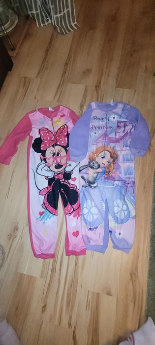 Ciepłe piżamy kombinezony 116/122