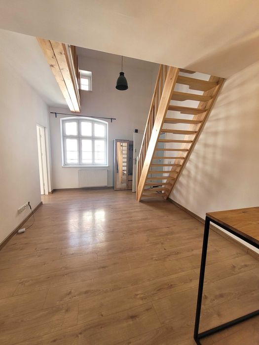 Dwupoziomowe mieszkanie/ Centrum Katowic/ Własny taras/ 74,80 m2