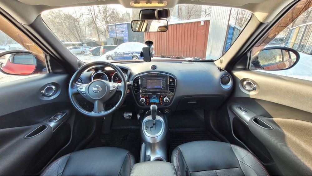 Nissan Juke 2012 1.6 Автомат