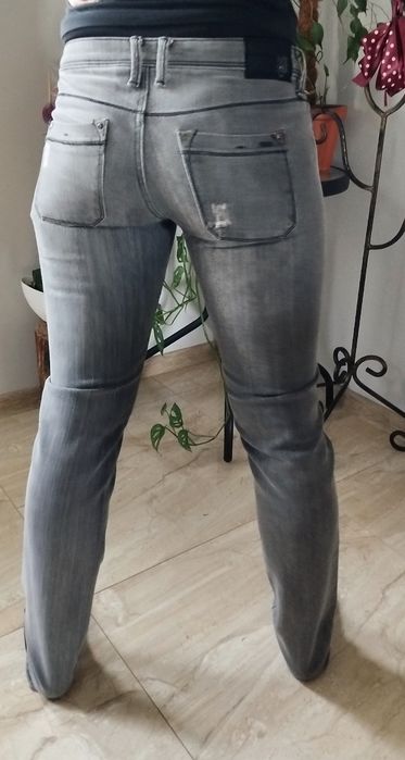 Mega jeansy mng biodrówki m