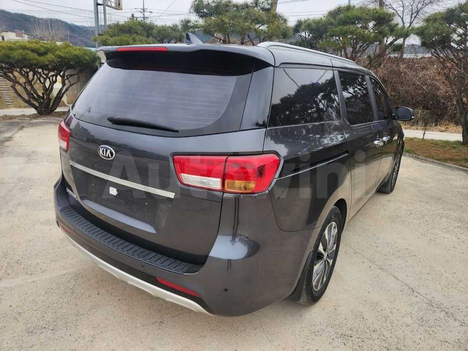 KIA CARNIVAL 9 місць / З пдв