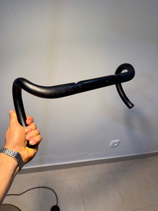 Guiador Bicicleta Estrada / Gravel - Alumínio (420mm / Compact)