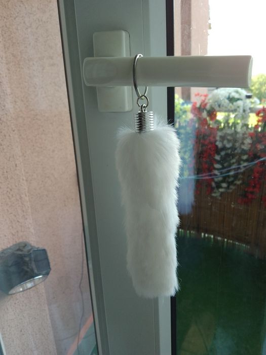 Brelok pompon futerko długi ogon