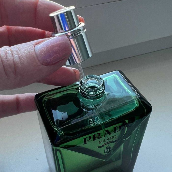 Оригінал Prada Paradigme (Прада парадігме) є розпив, стійкий