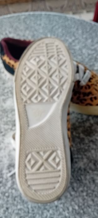 Sapatilhas leopardo de marca