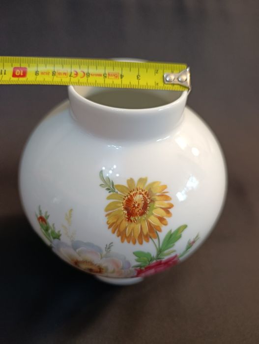 Wazon z porcelanę niemieckiej marki Kaiser