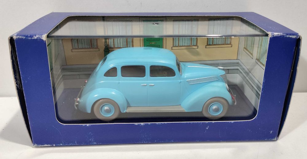 Carro - Tintim e As 7 bolas de cristal - Ford V8 1937