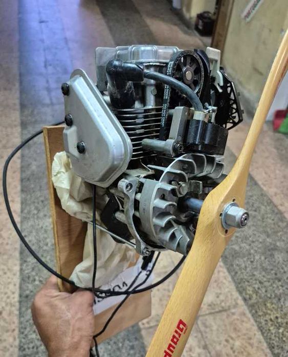 Motor 4T p/ Aeromodelismo RC e outros Projetos (50€)