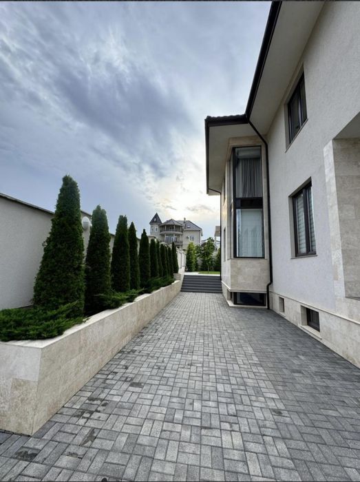 Продажа нового дома с бассейном в Совиньоне 2, Одесса