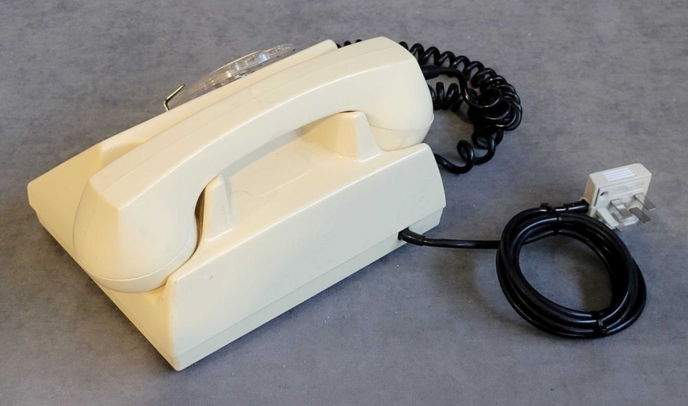 Telefon RWT Aster bażowy.