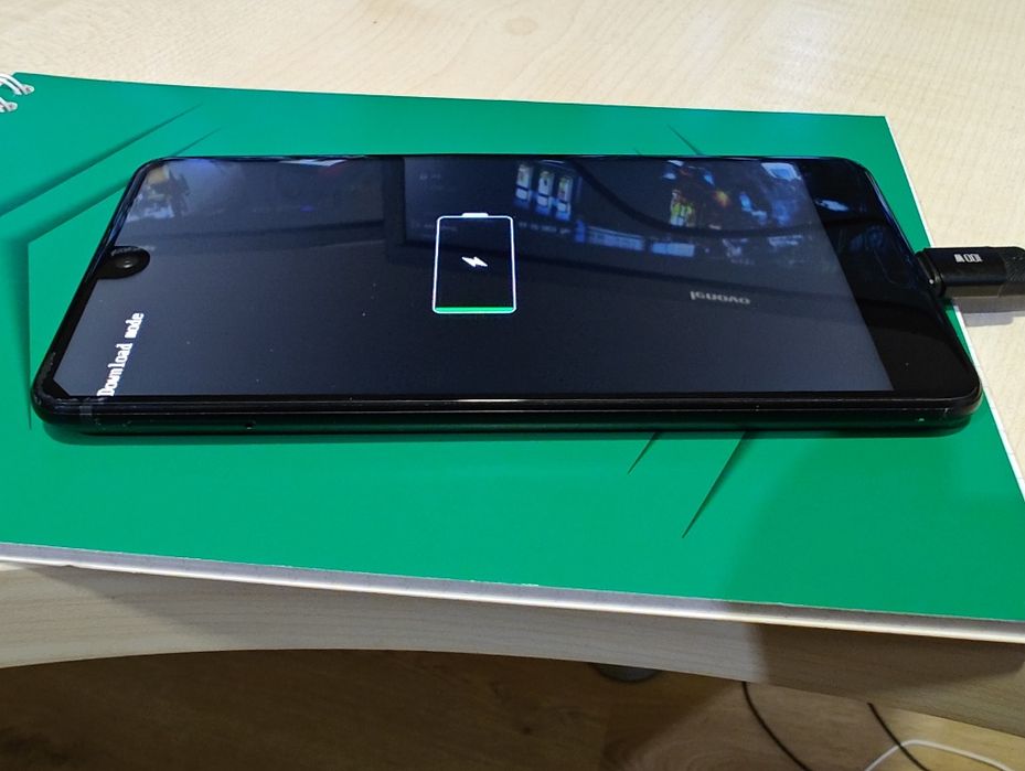 Смартфон Sharp Aquos s2  4/64  Global