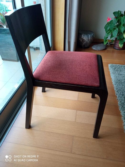 Mesa de Jantar  +  4 Cadeiras  ( em excelente estado) - novo preço