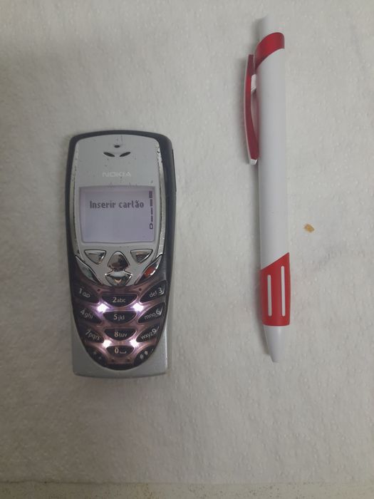Nokia 8310 c/ carregador