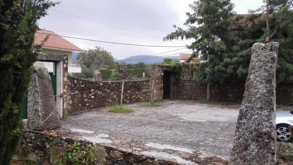 Quintinha muito bonita centro pequena aldeia próxima a Caminha