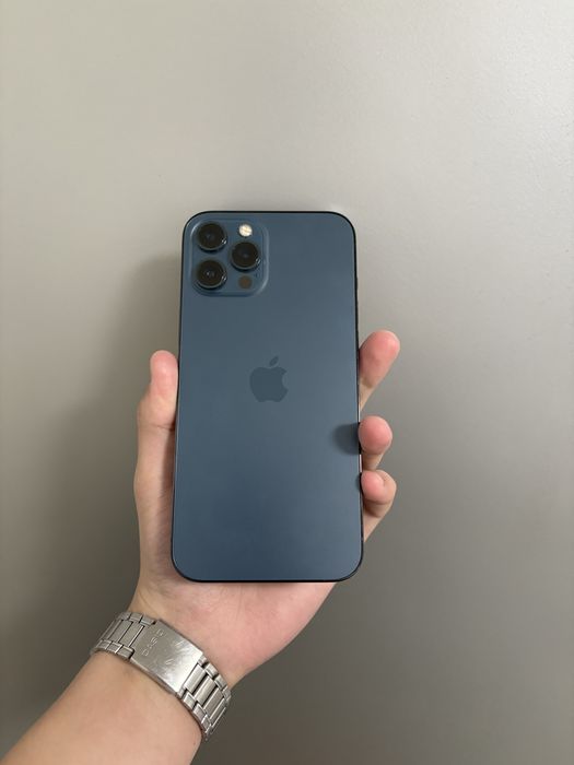 Продам Айфон 12 про макс 256gb