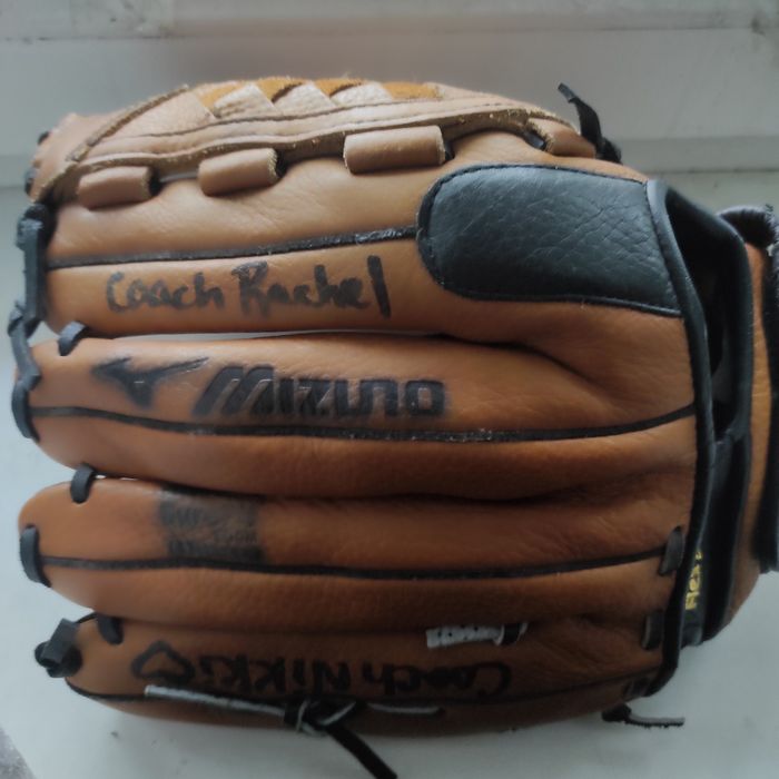 бейсбольная перчатка Mizuno